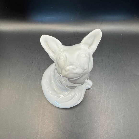 Herend Hungary pure white sitting fox porcelain figurine. Excellent condition. - Picture 3 of 11